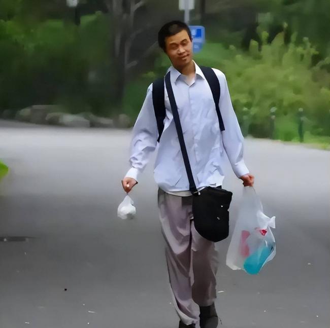 4天狂捞100万,韦东奕带货败光路人缘 4天狂捞100万,韦东奕带货败光路人缘