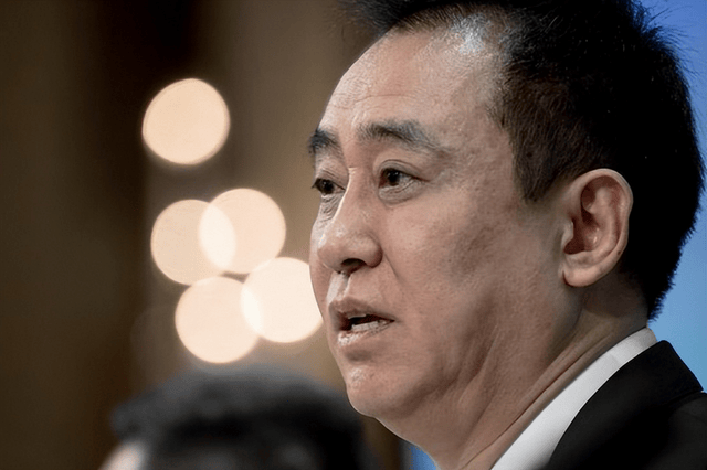 许家印有多狂，从他的名片就能看出