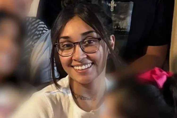 嚣张！五孩妈当街被刺死 美19岁女子被捕时竟笑了